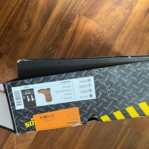 Men’s work boots size 11.5 new in box